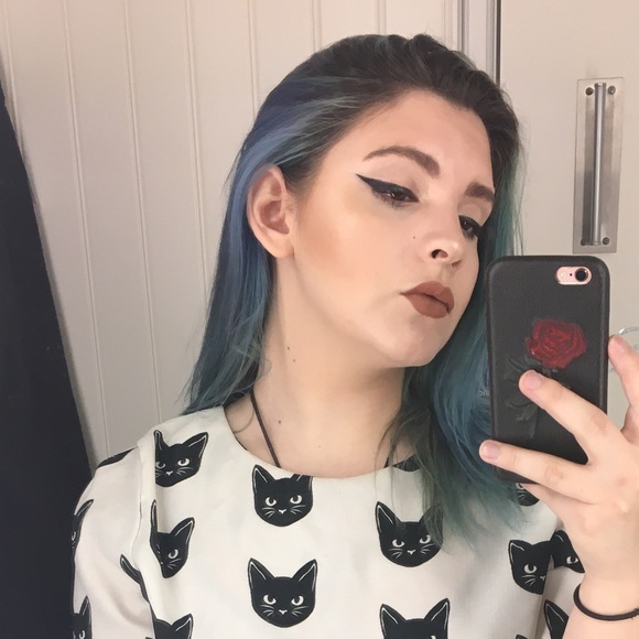 Meet your Posher, Julia - Picture 1 of 1